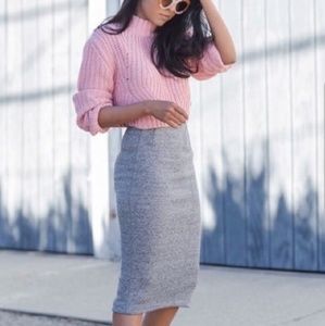 Beautiful gray pencil skirt😍